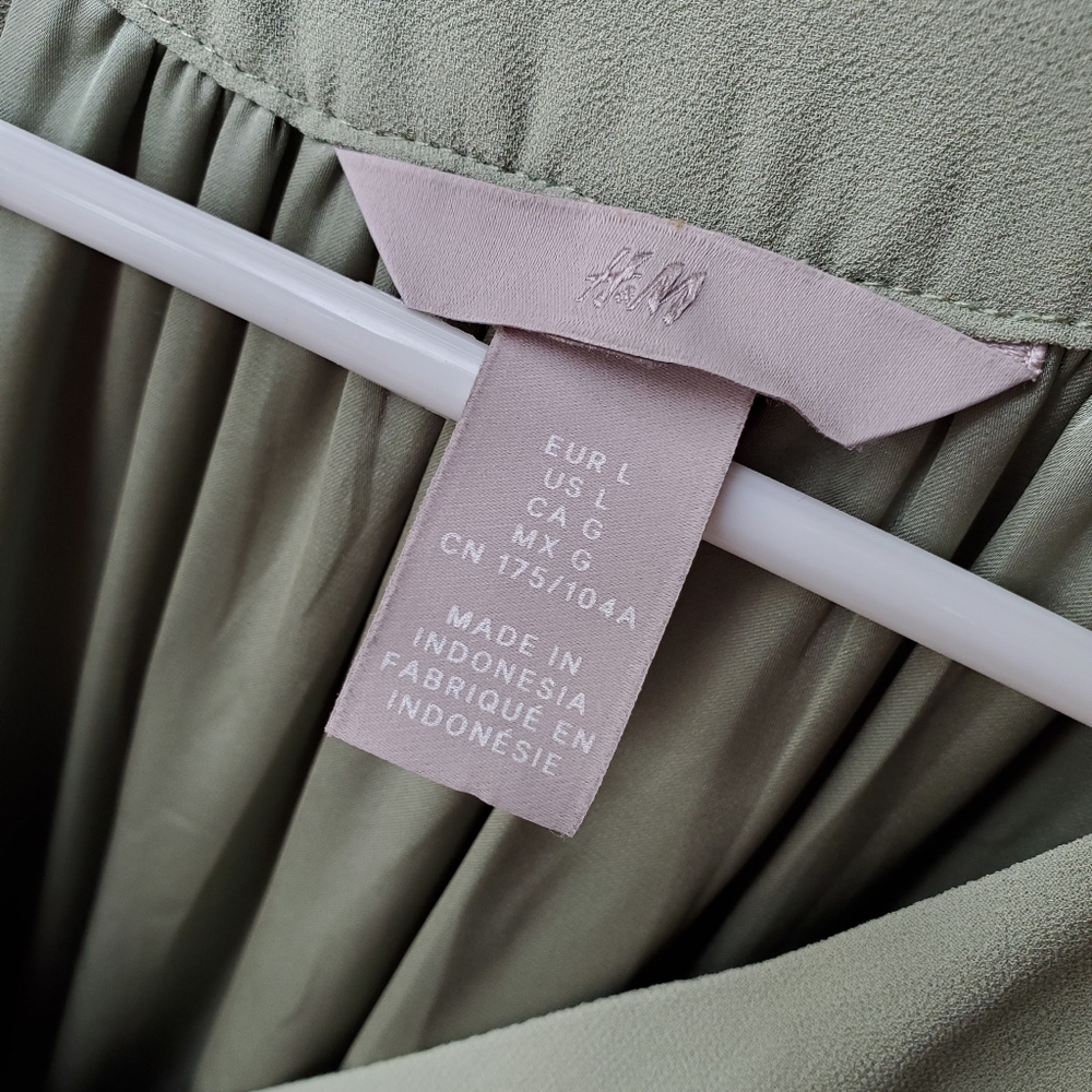 H&M Green Dress - Picture 3 of 3
